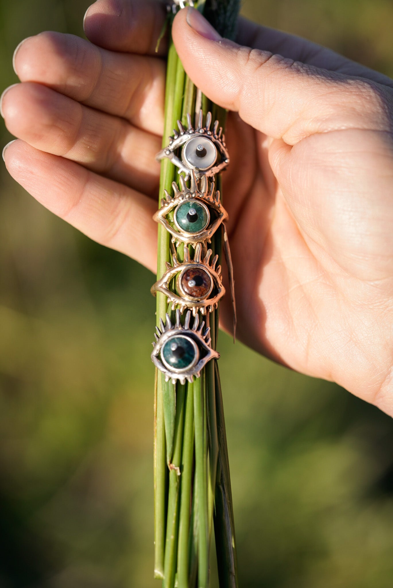 The Eye Ring Brass Green Iris - Size 7.5